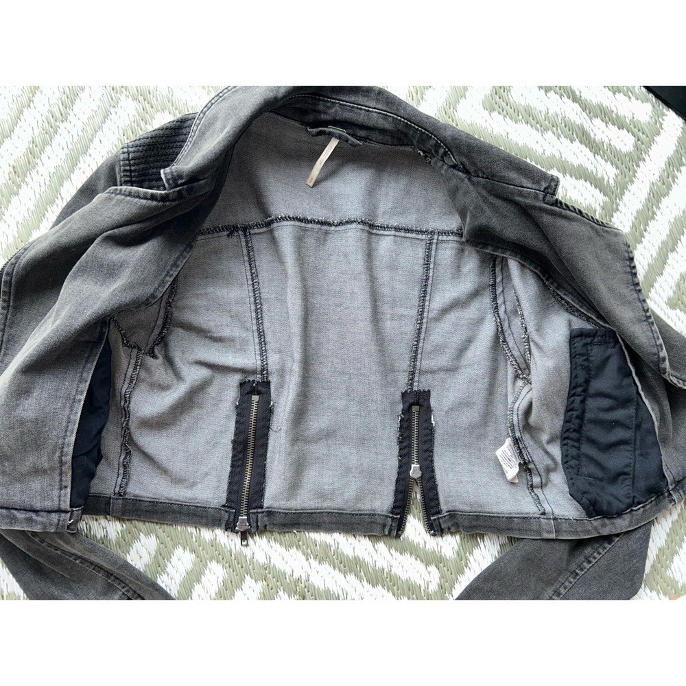 FREE PEOPLE Cropped Moto Jean Jacket Faded Black Crop Sz Small - Picture 6 of 8